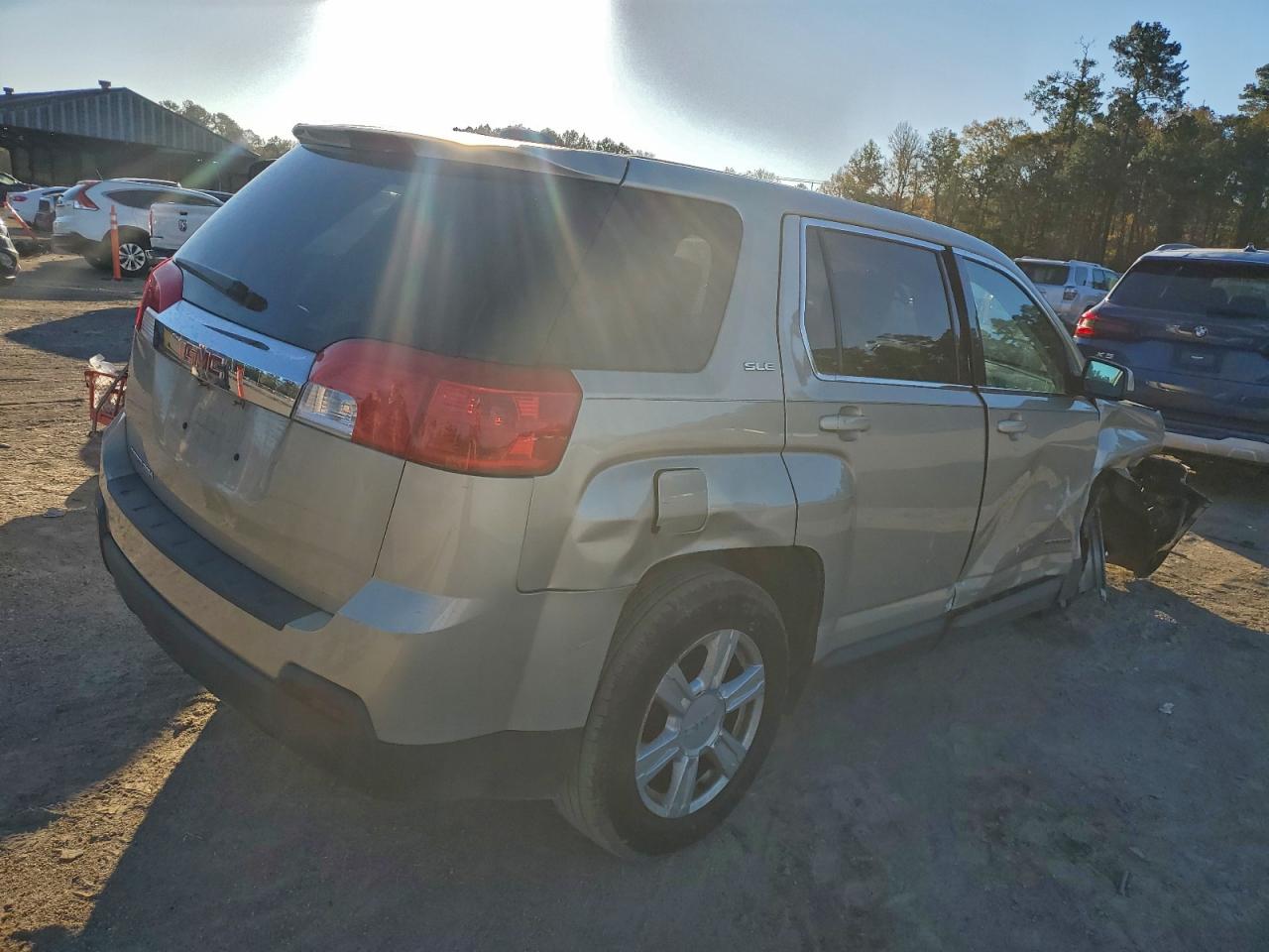 2015 GMC TERRAIN SLE photo 3