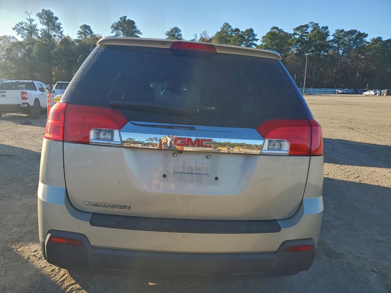 2015 GMC TERRAIN SLE photo 6