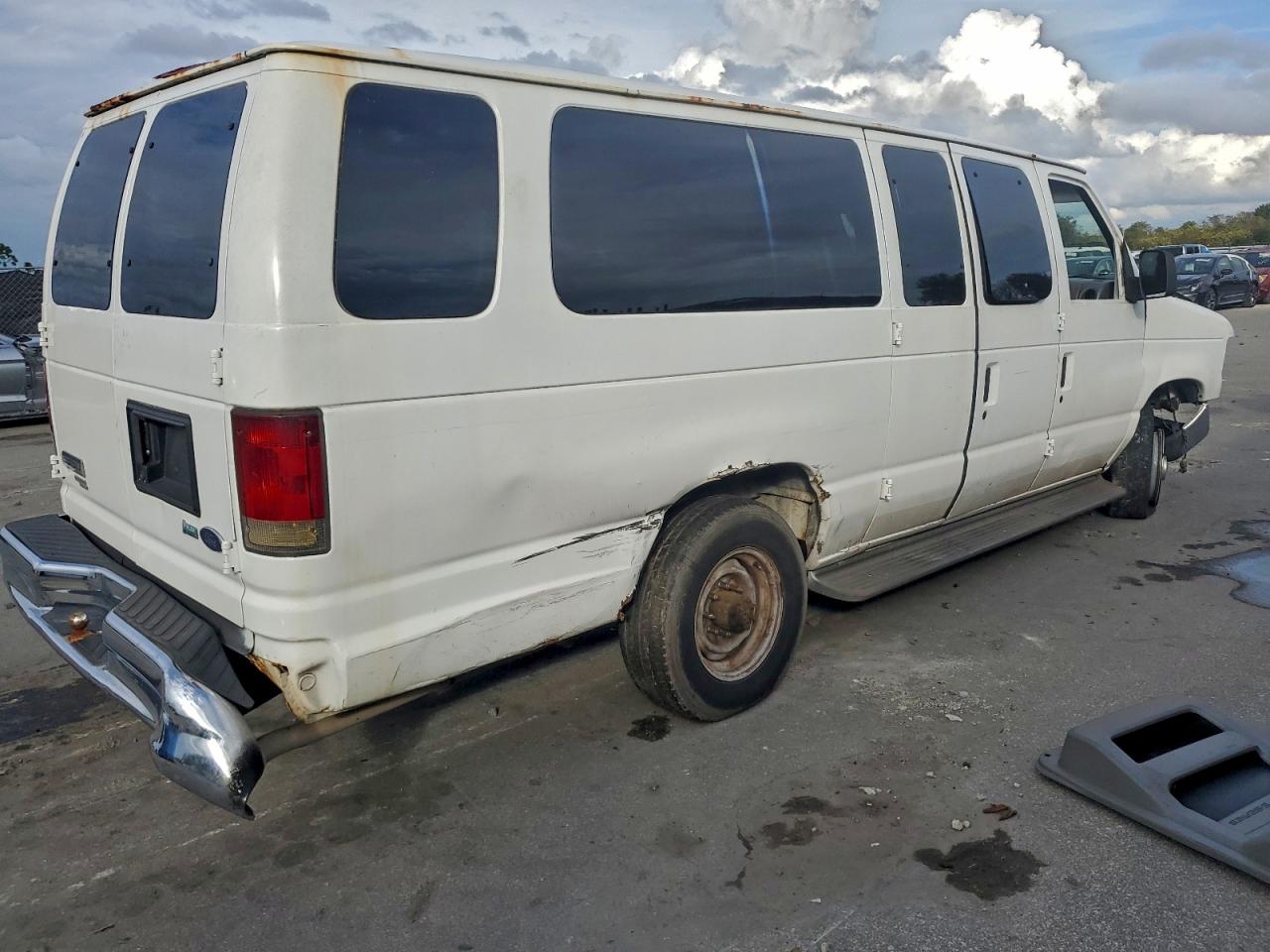1998 FORD ECONOLINE E350 SUPER DUTY photo 3