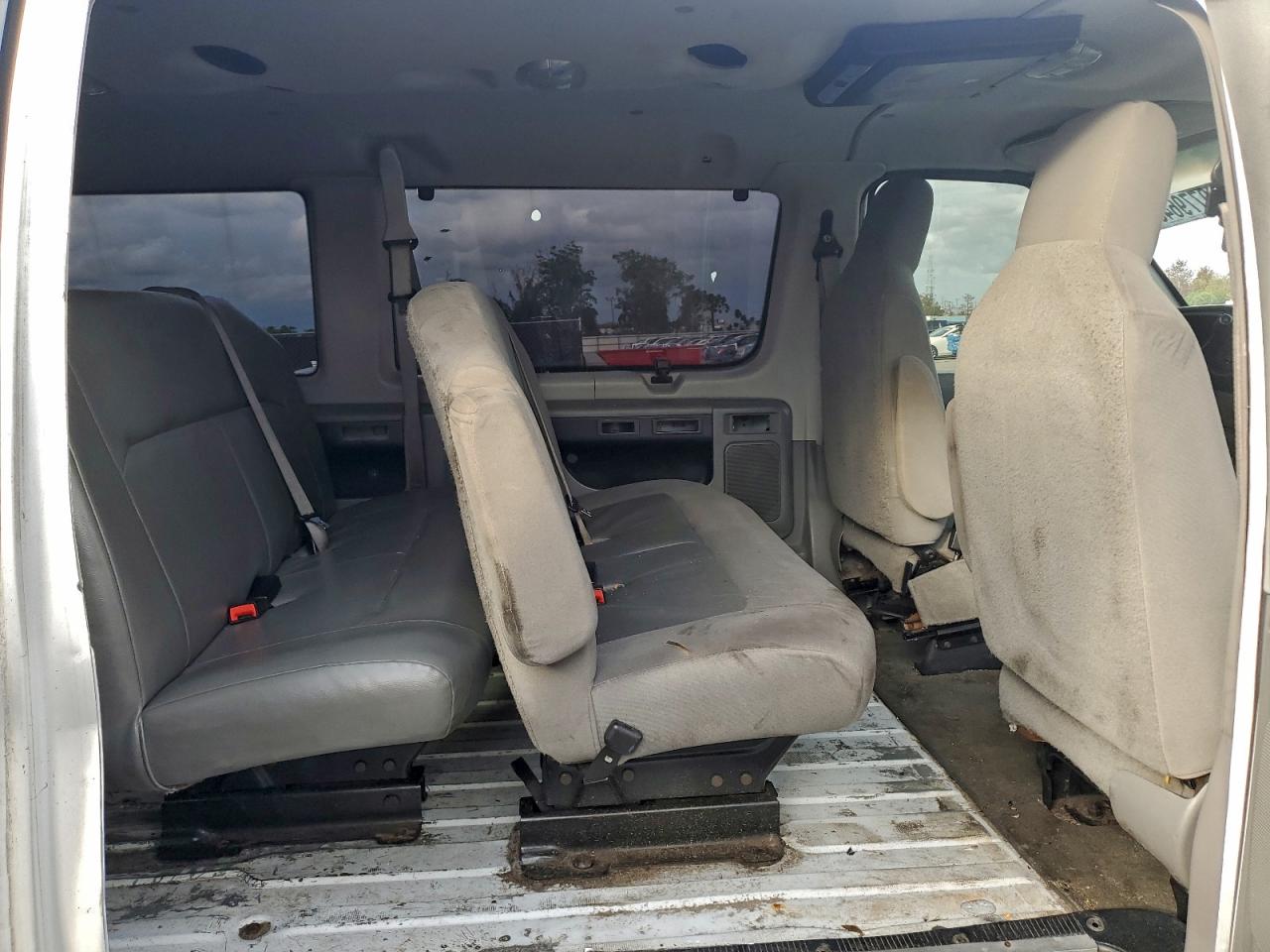 1998 FORD ECONOLINE E350 SUPER DUTY photo 11