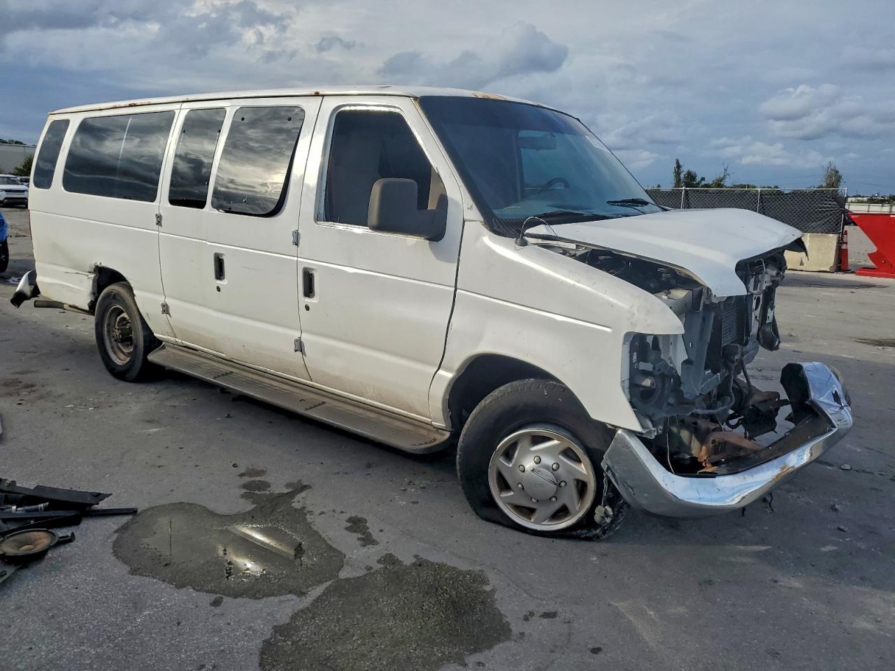 1998 FORD ECONOLINE E350 SUPER DUTY photo 4