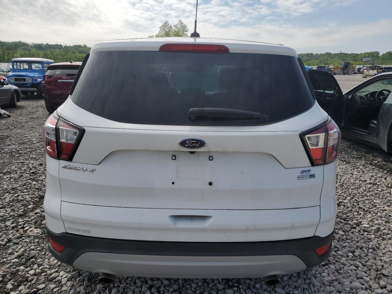 2017 FORD ESCAPE SE photo 6