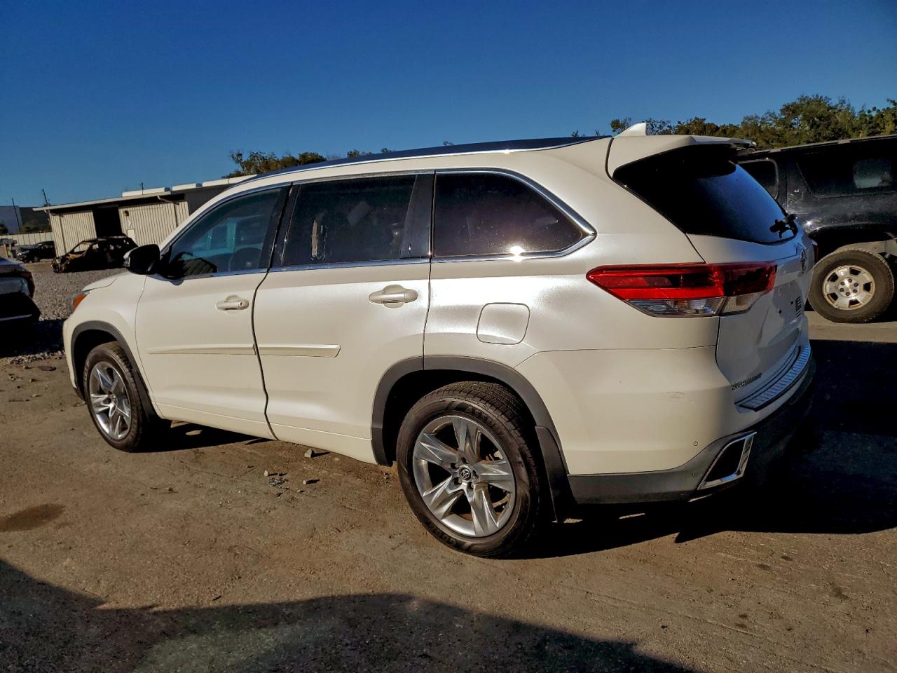 2018 TOYOTA HIGHLANDER LIMITED photo 2