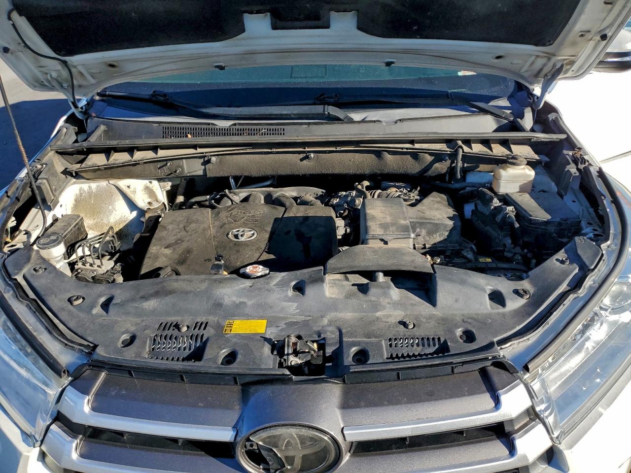 2018 TOYOTA HIGHLANDER LIMITED photo 12