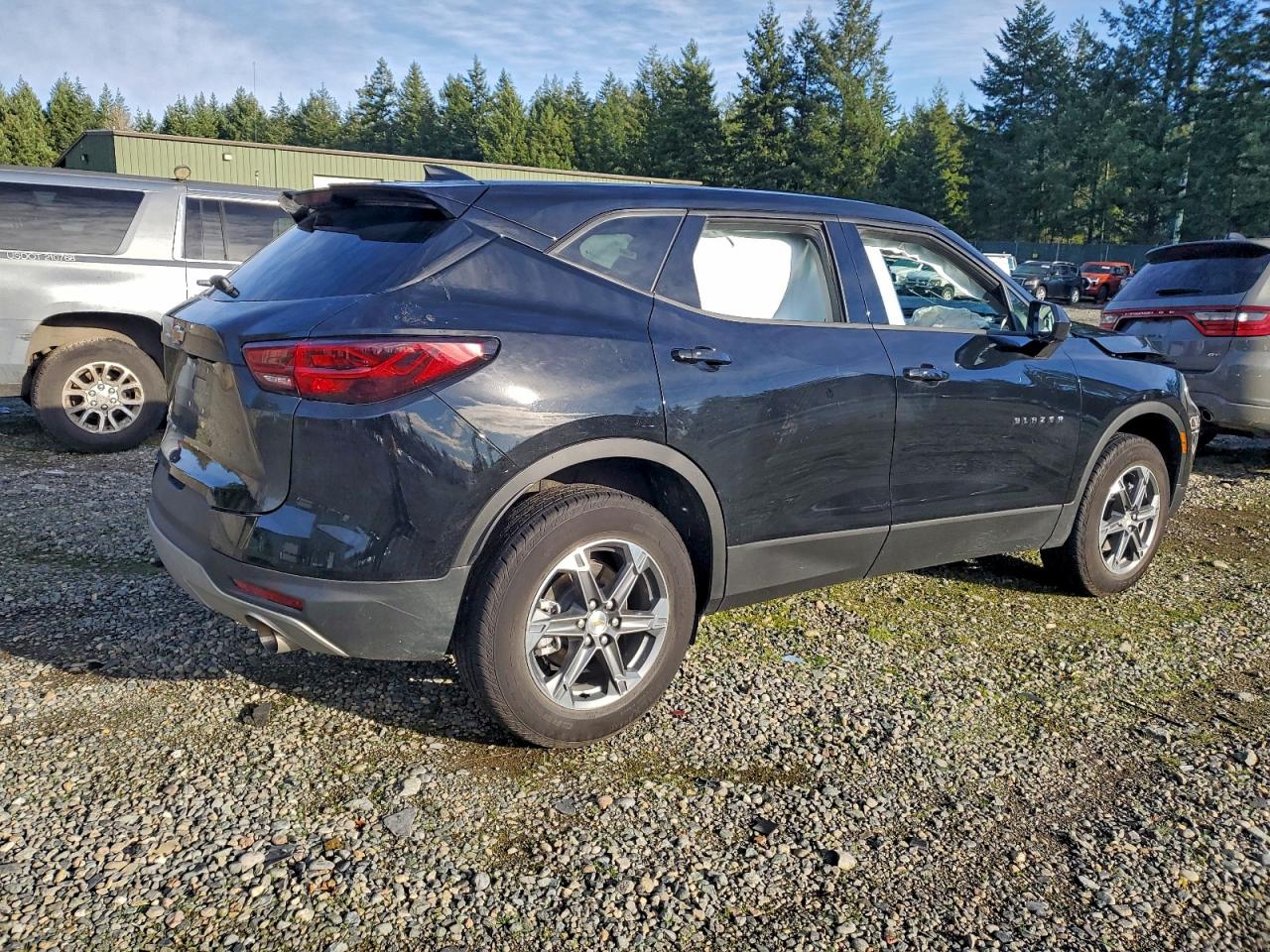 2025 CHEVROLET BLAZER 2LT photo 3