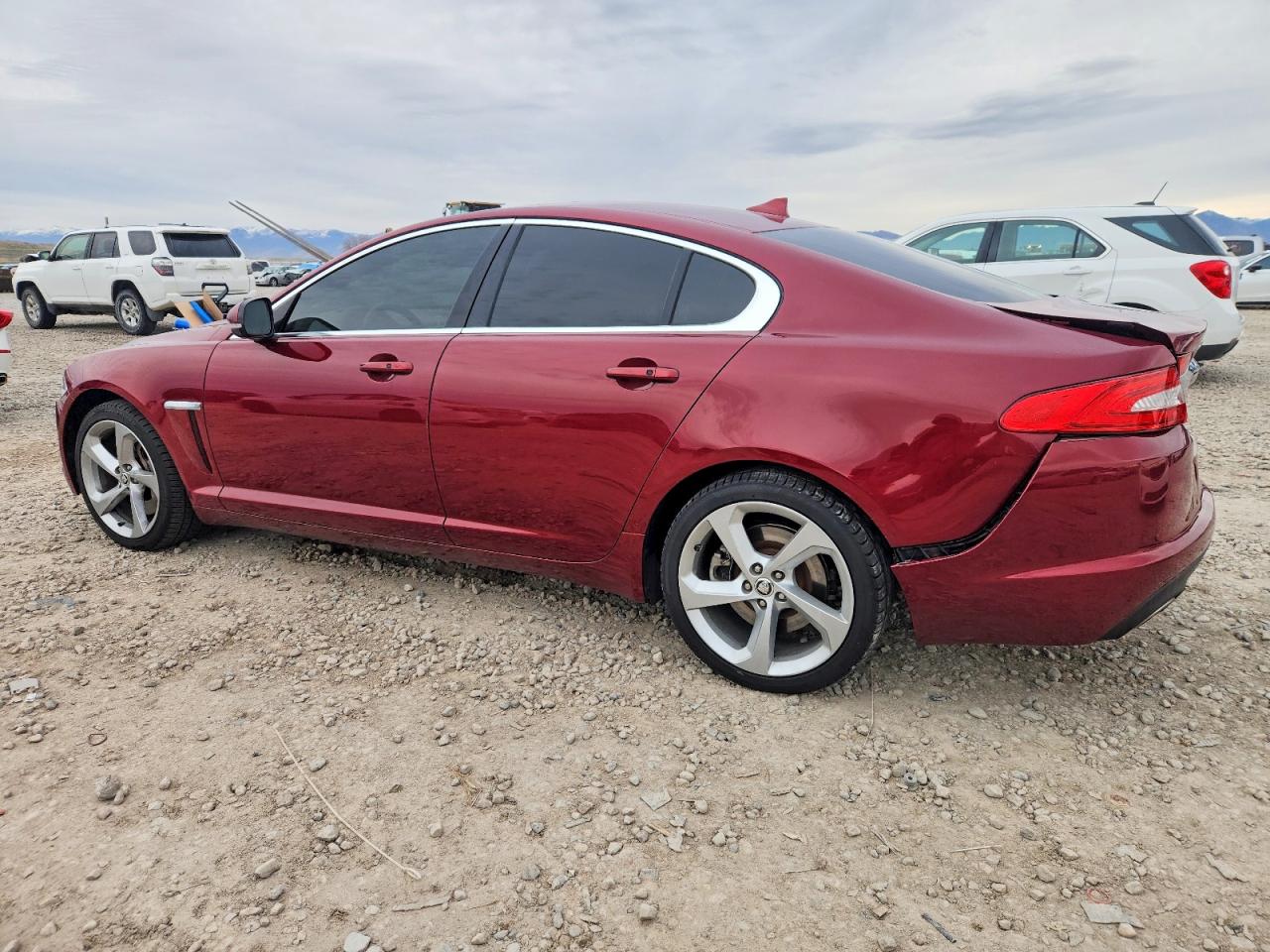 2013 JAGUAR XF photo 2
