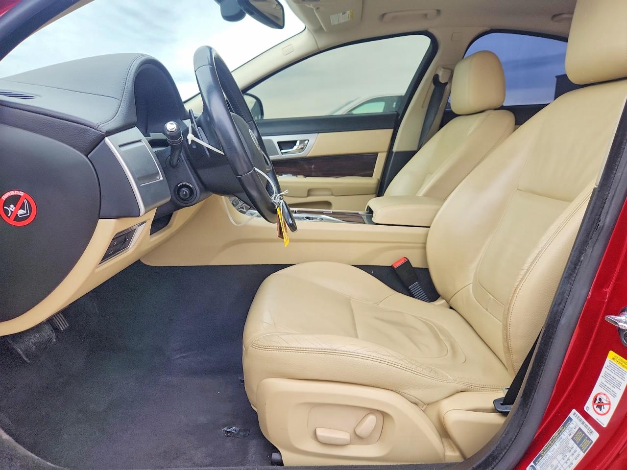 2013 JAGUAR XF photo 7