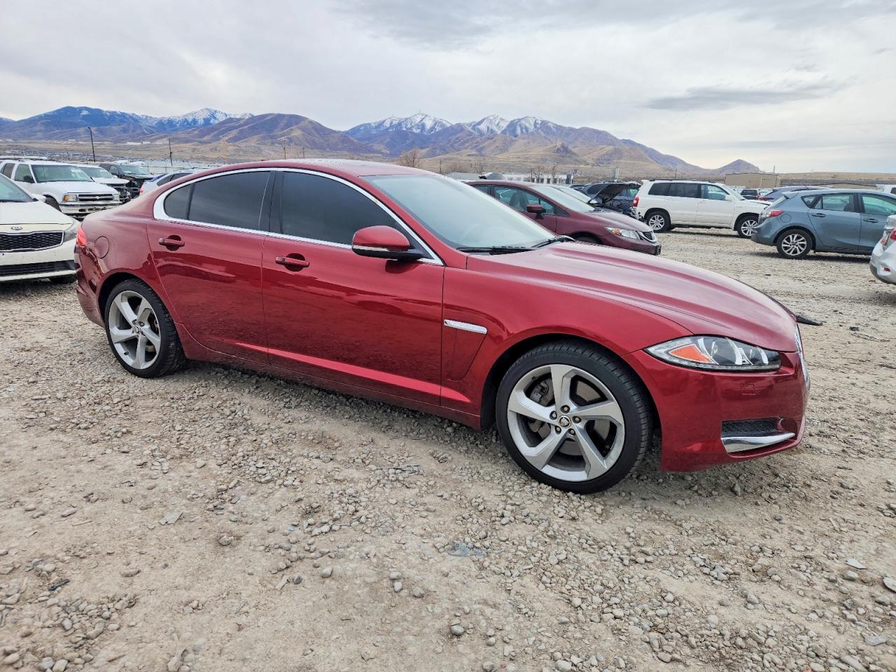 2013 JAGUAR XF photo 4