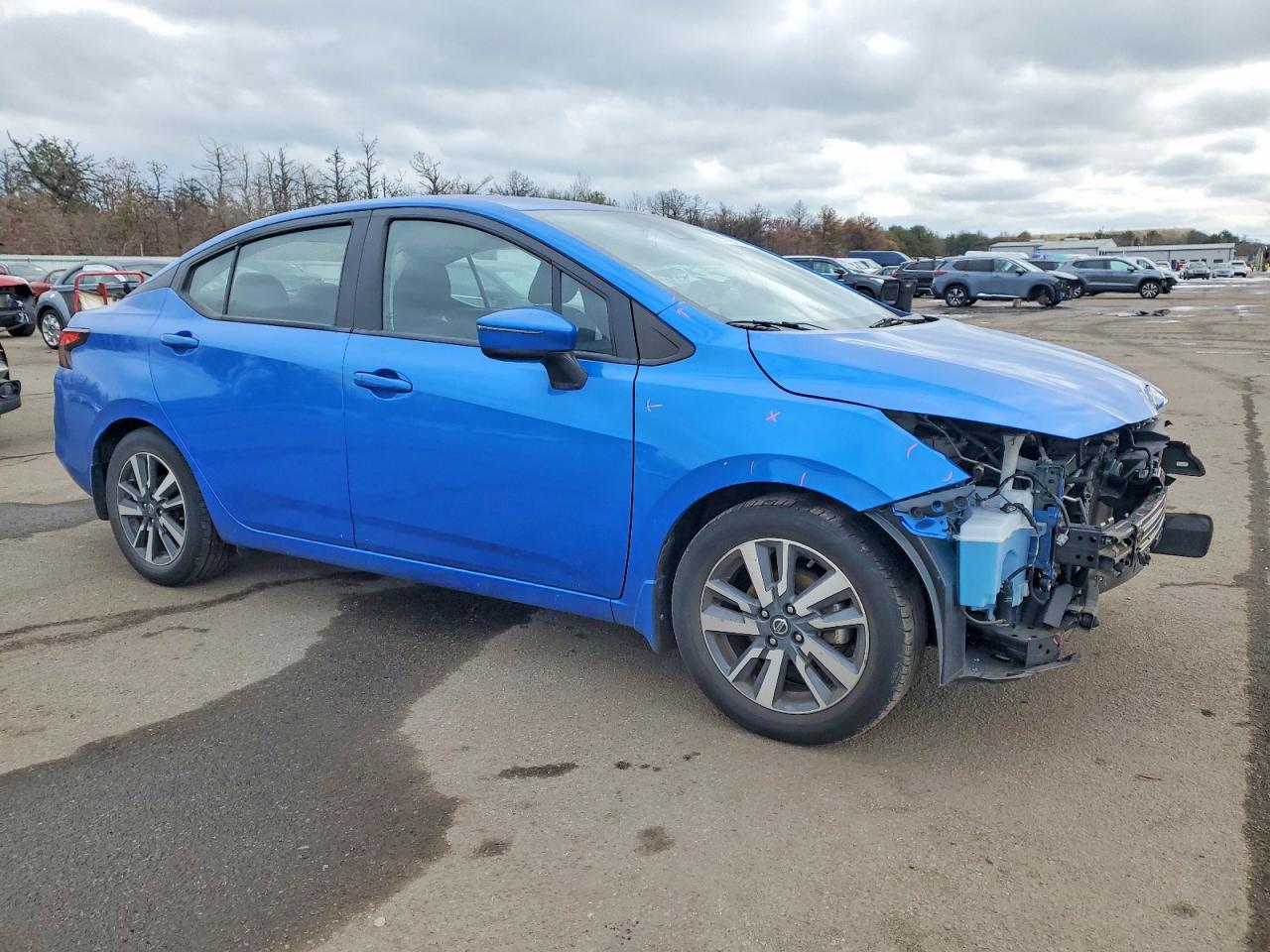2021 NISSAN VERSA SV photo 4