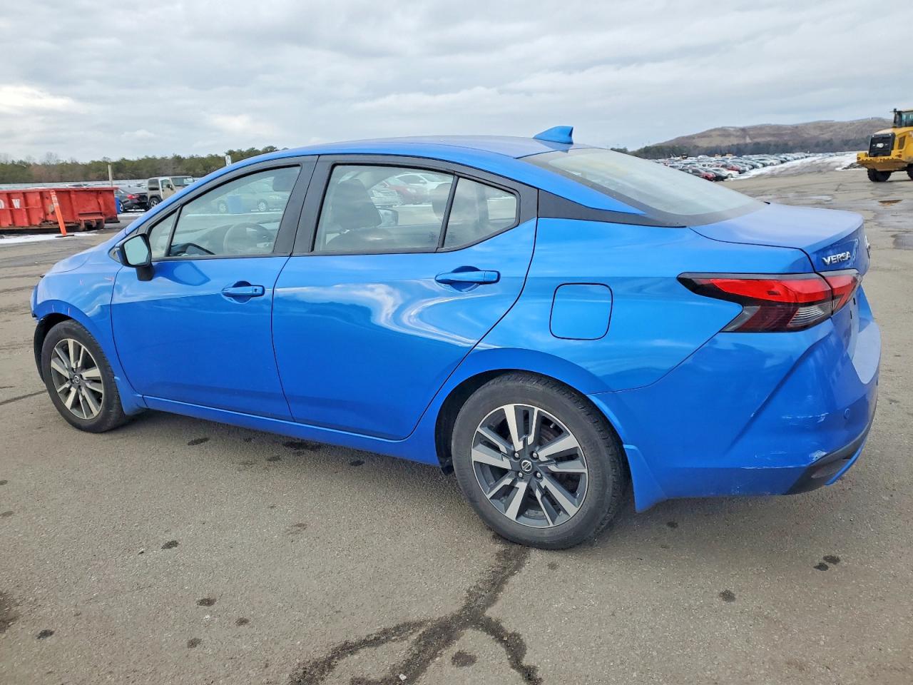 2021 NISSAN VERSA SV photo 2