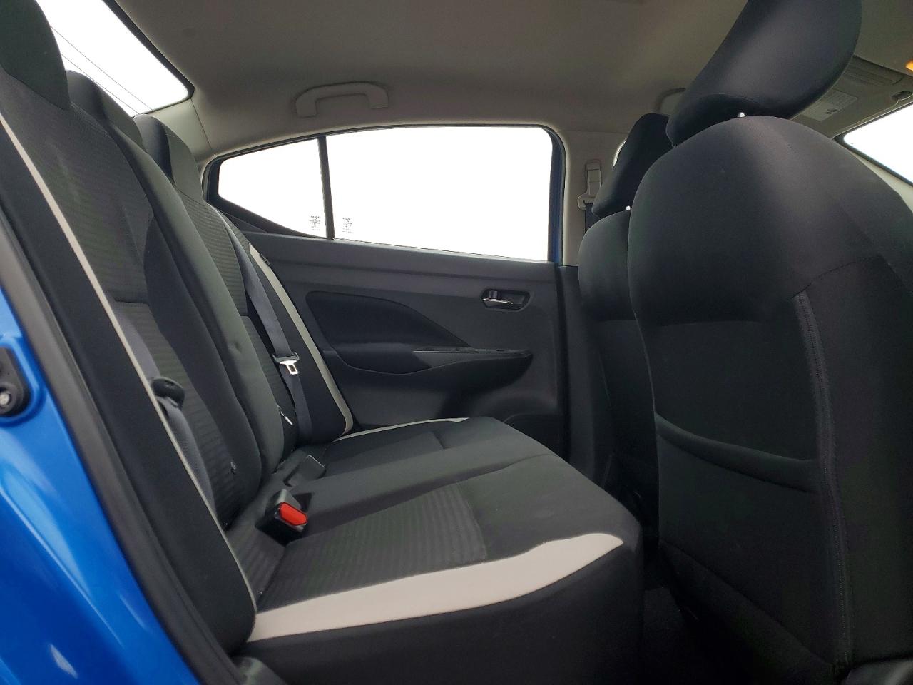2021 NISSAN VERSA SV photo 10