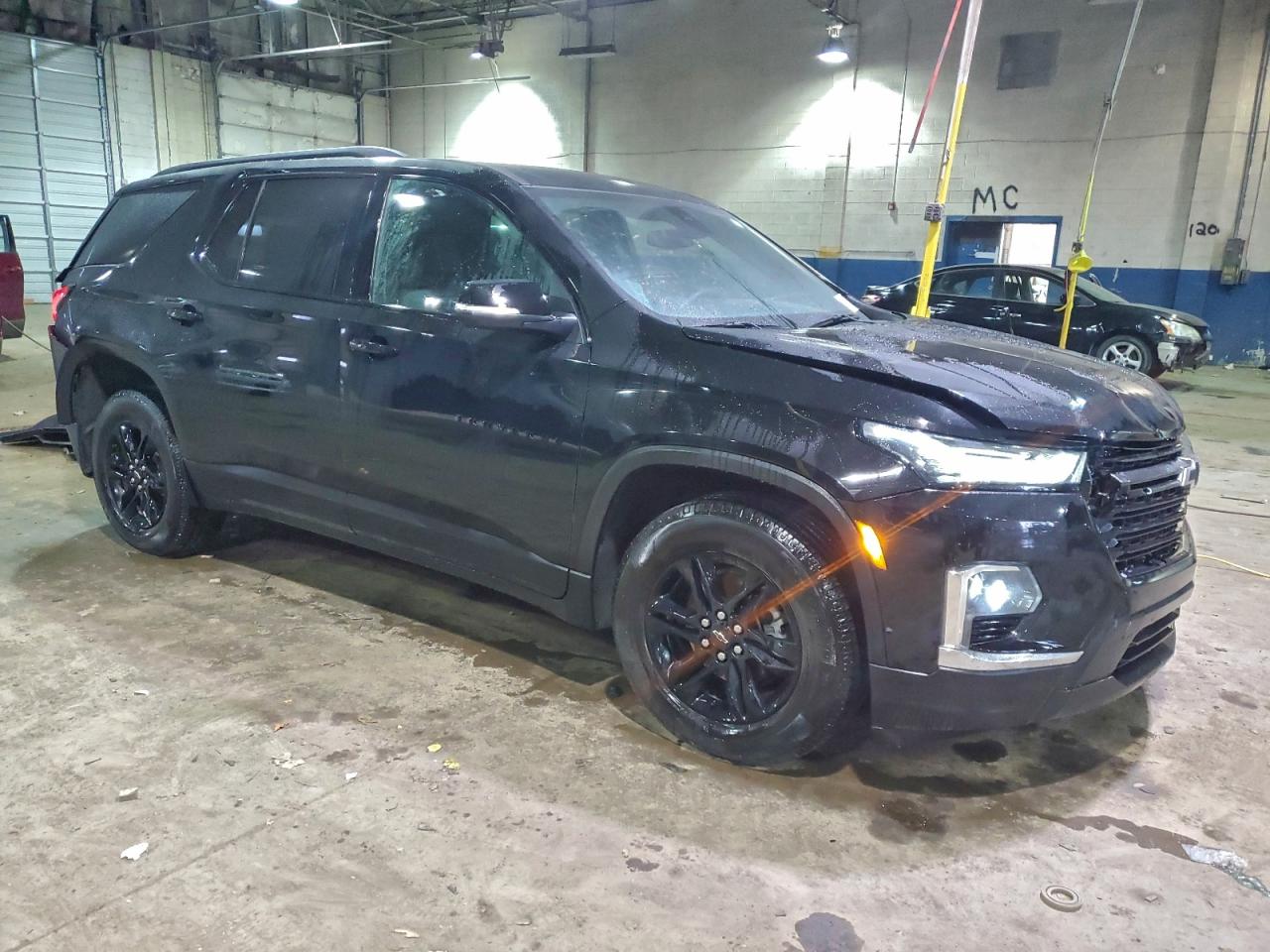 2023 CHEVROLET TRAVERSE LT photo 4