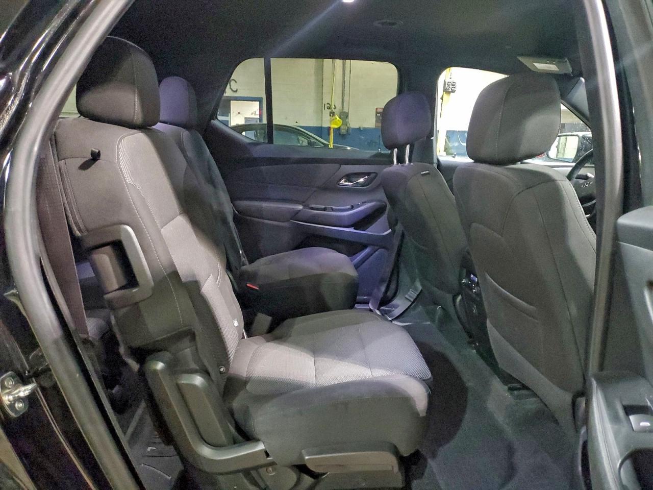 2023 CHEVROLET TRAVERSE LT photo 11