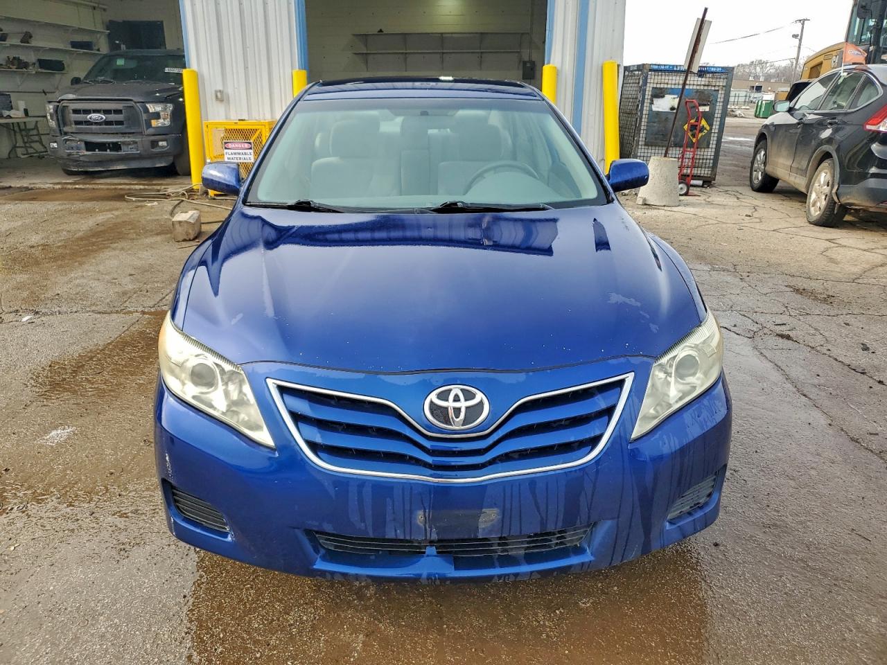 2010 TOYOTA CAMRY BASE photo 5