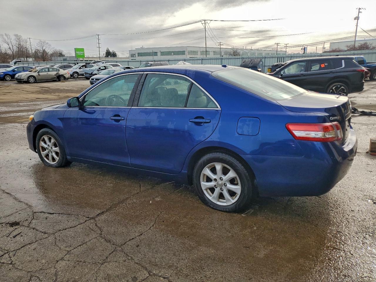 2010 TOYOTA CAMRY BASE photo 2