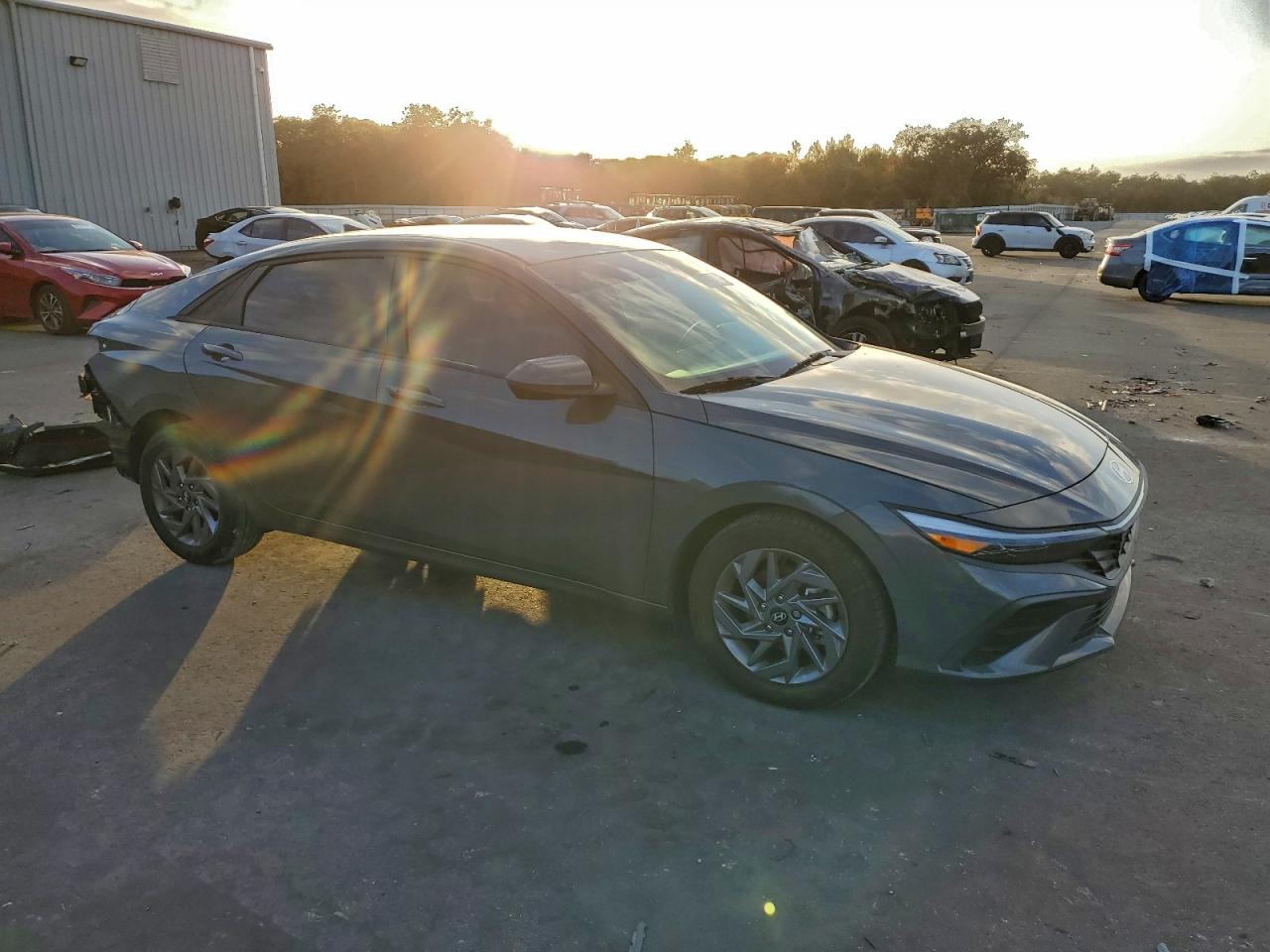 2024 HYUNDAI ELANTRA SEL photo 4