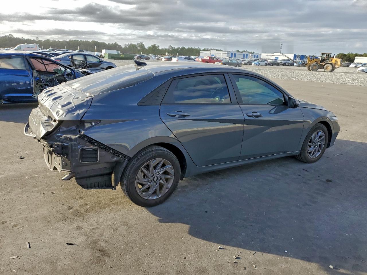 2024 HYUNDAI ELANTRA SEL photo 3
