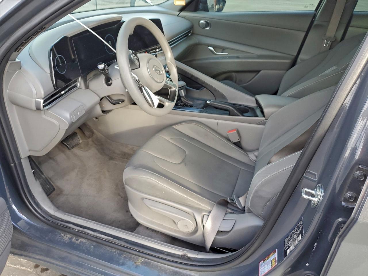2024 HYUNDAI ELANTRA SEL photo 7