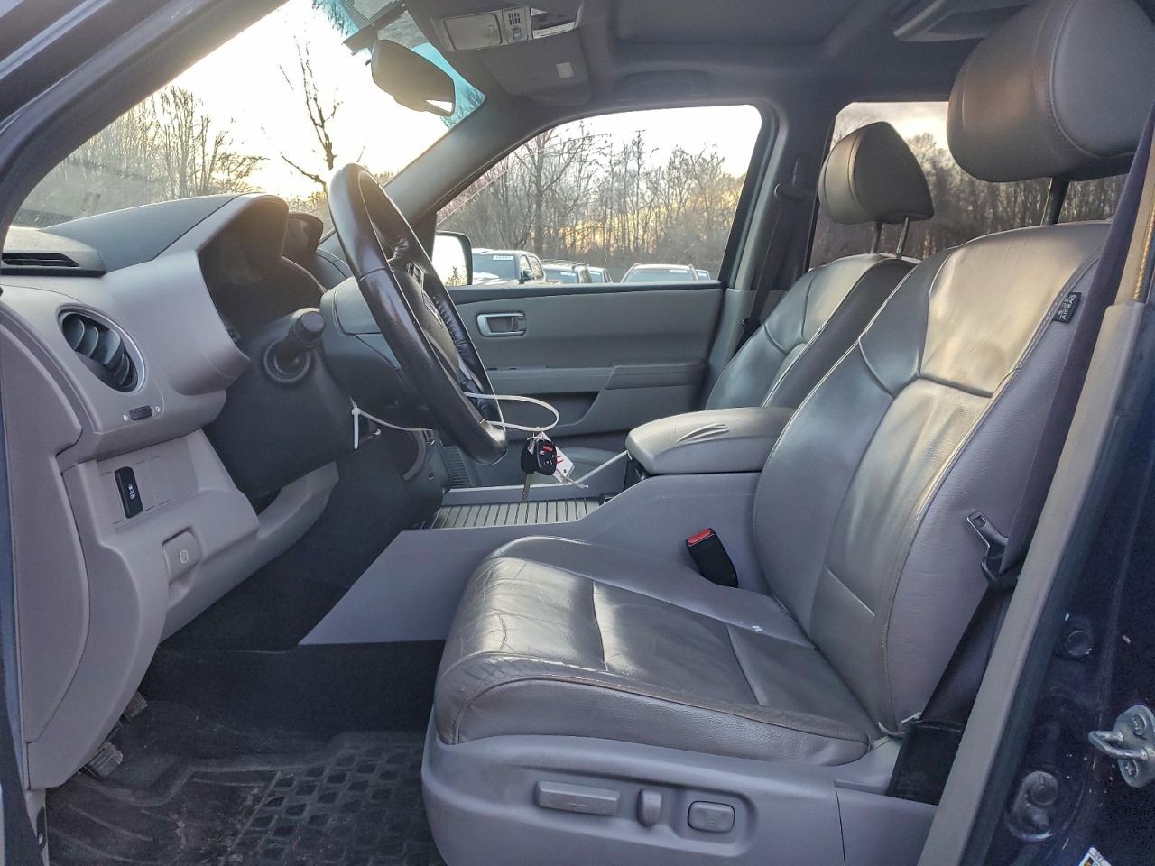 2012 HONDA PILOT EXL photo 13