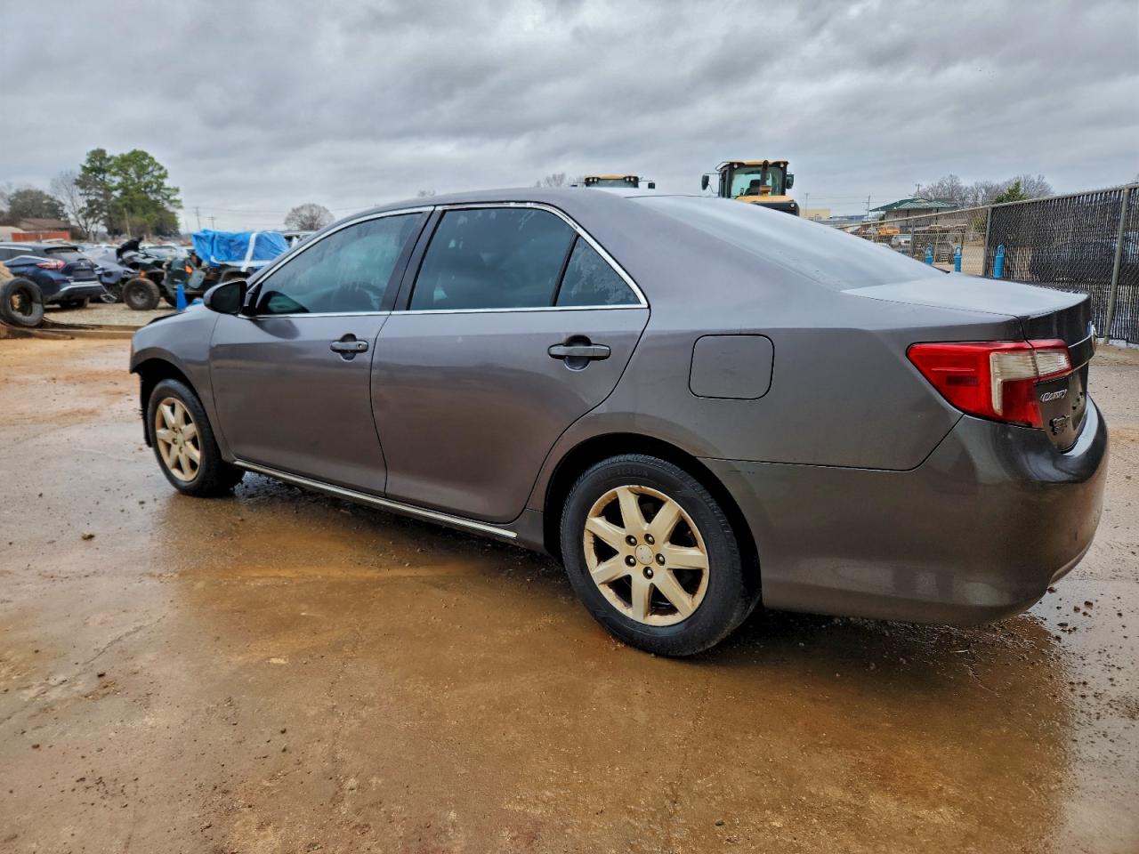 2014 TOYOTA CAMRY L photo 2