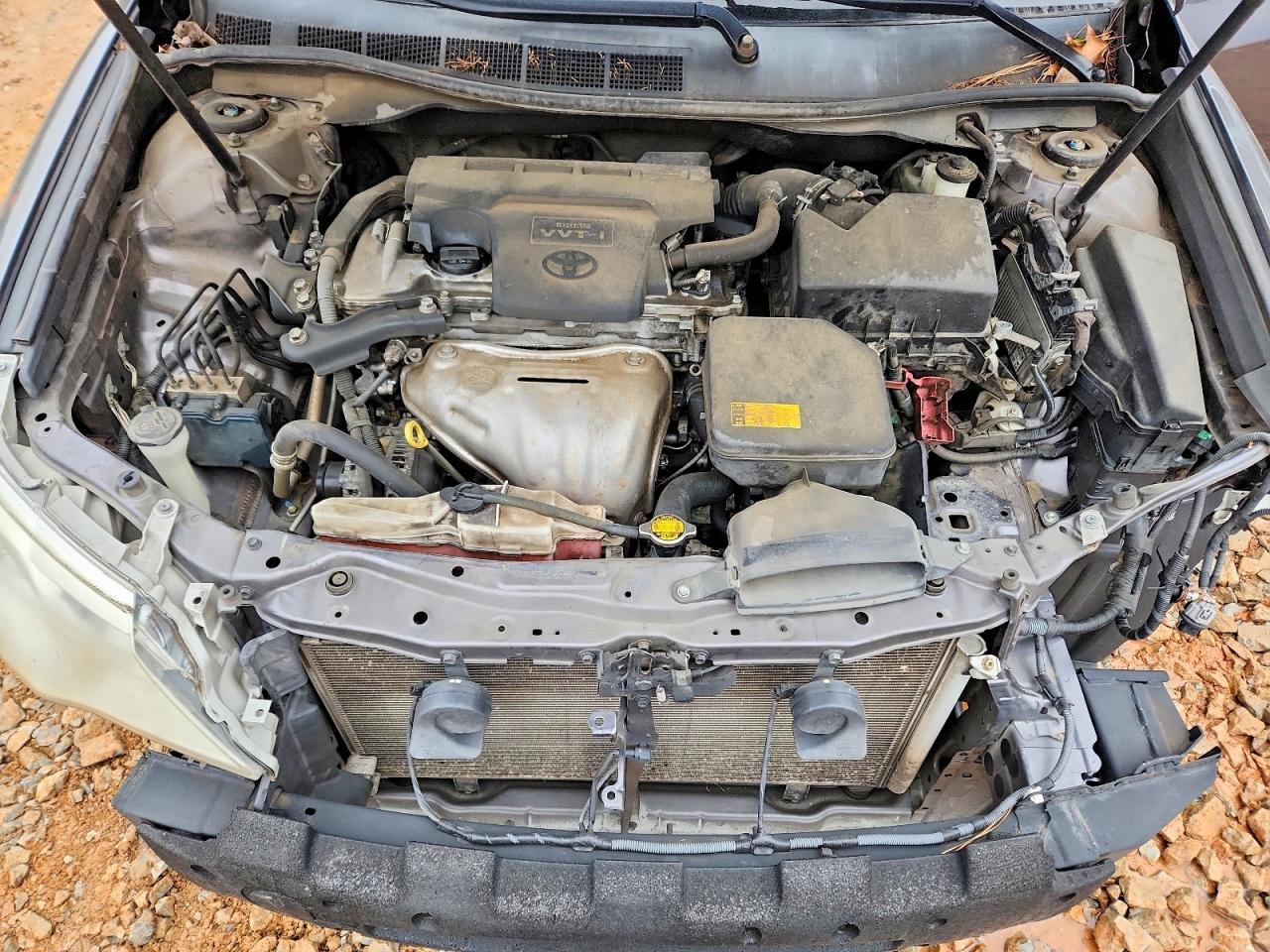 2014 TOYOTA CAMRY L photo 11
