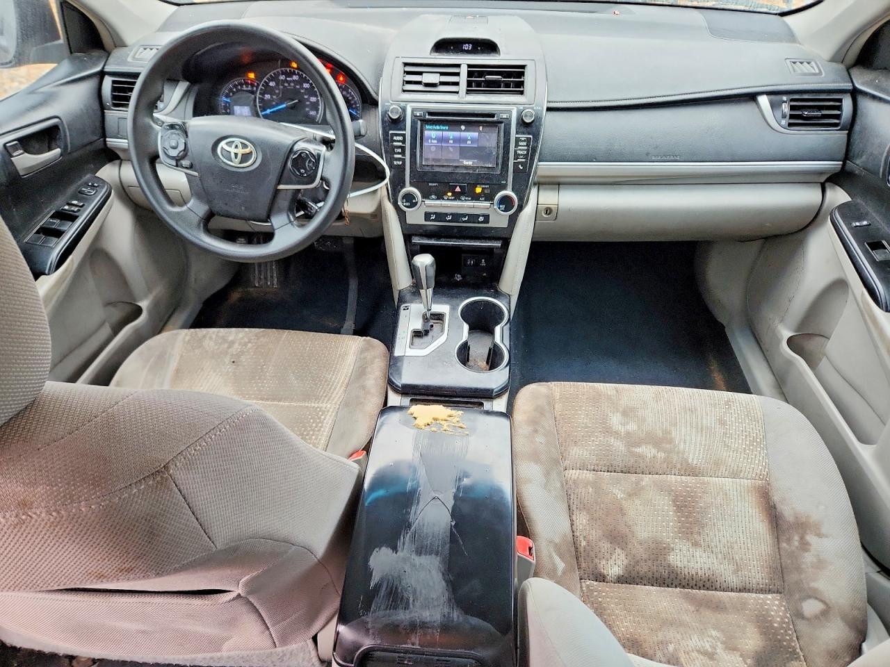 2014 TOYOTA CAMRY L photo 8
