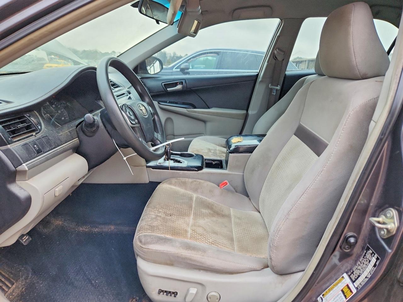 2014 TOYOTA CAMRY L photo 7