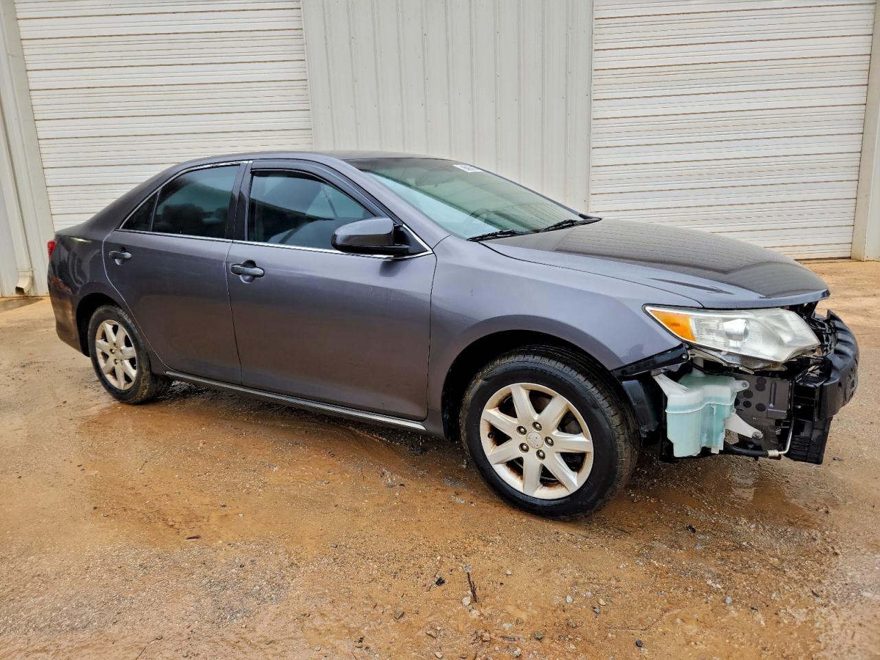 2014 TOYOTA CAMRY L photo 4