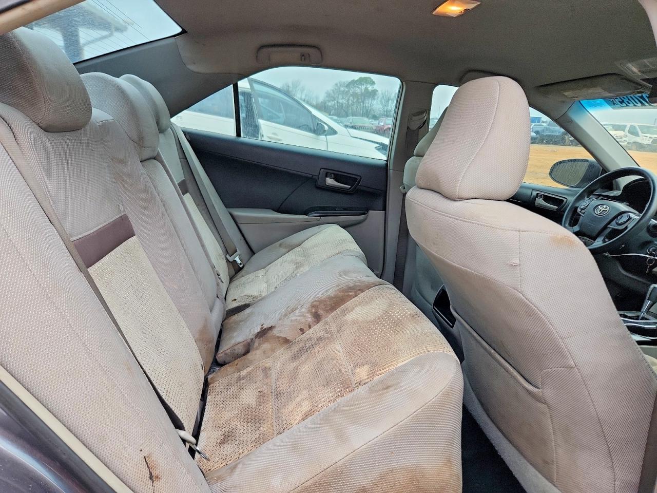 2014 TOYOTA CAMRY L photo 10