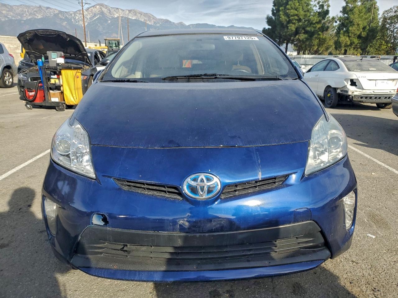 2014 TOYOTA PRIUS photo 5