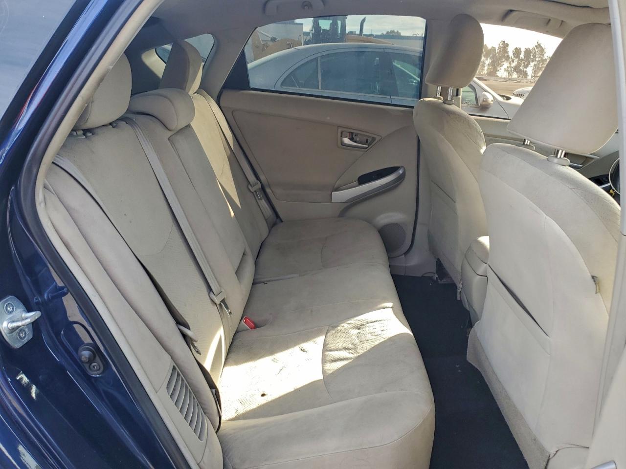 2014 TOYOTA PRIUS photo 10