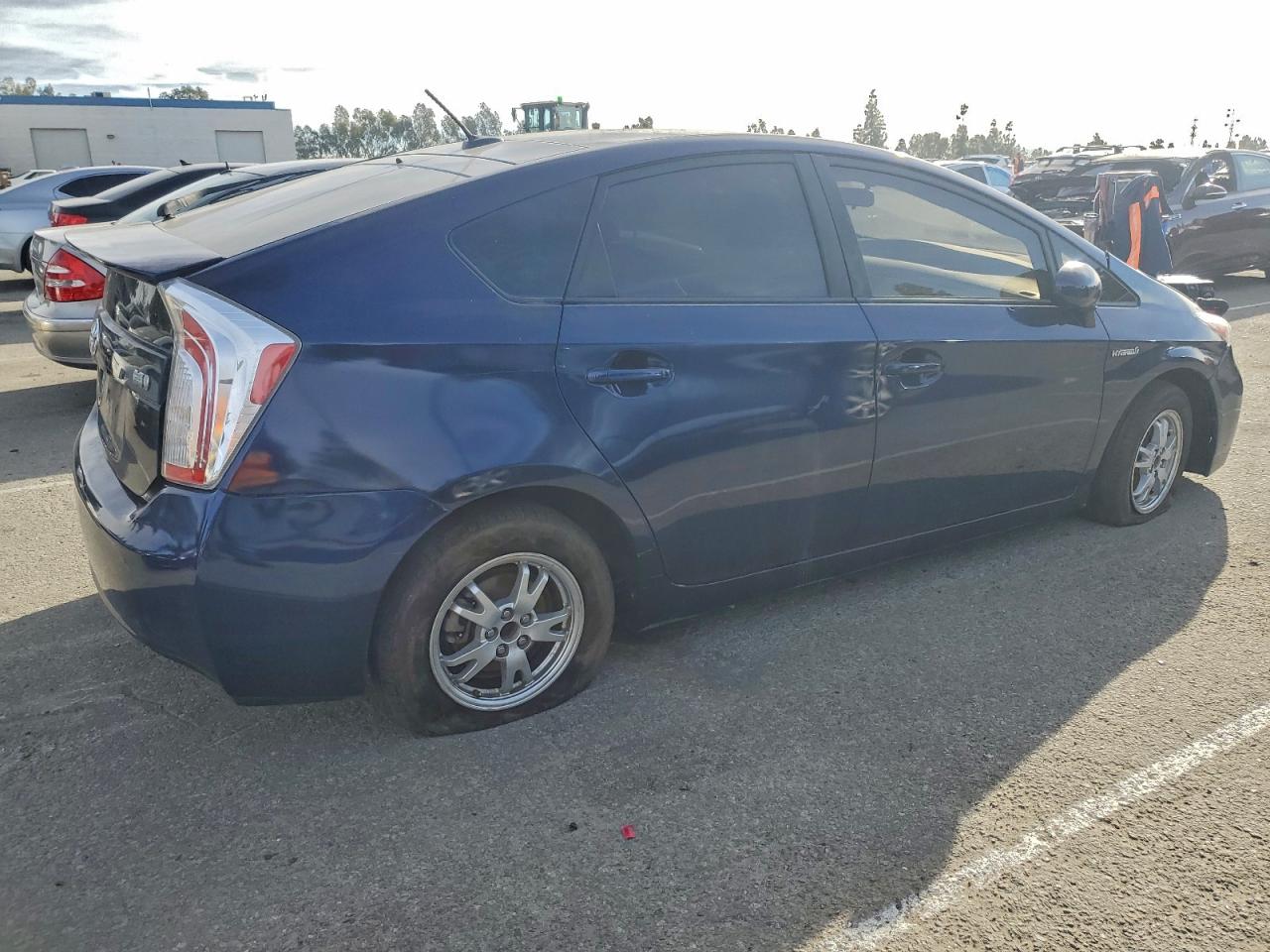 2014 TOYOTA PRIUS photo 3