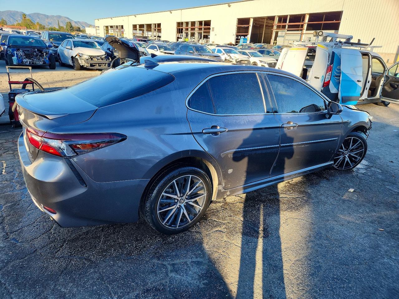 2023 TOYOTA CAMRY SE NIGHT SHADE photo 3