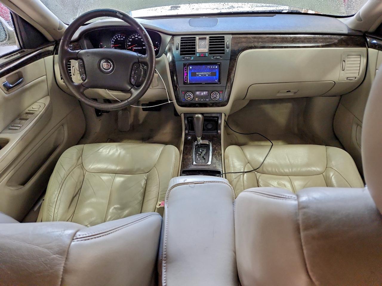 2009 CADILLAC DTS photo 8