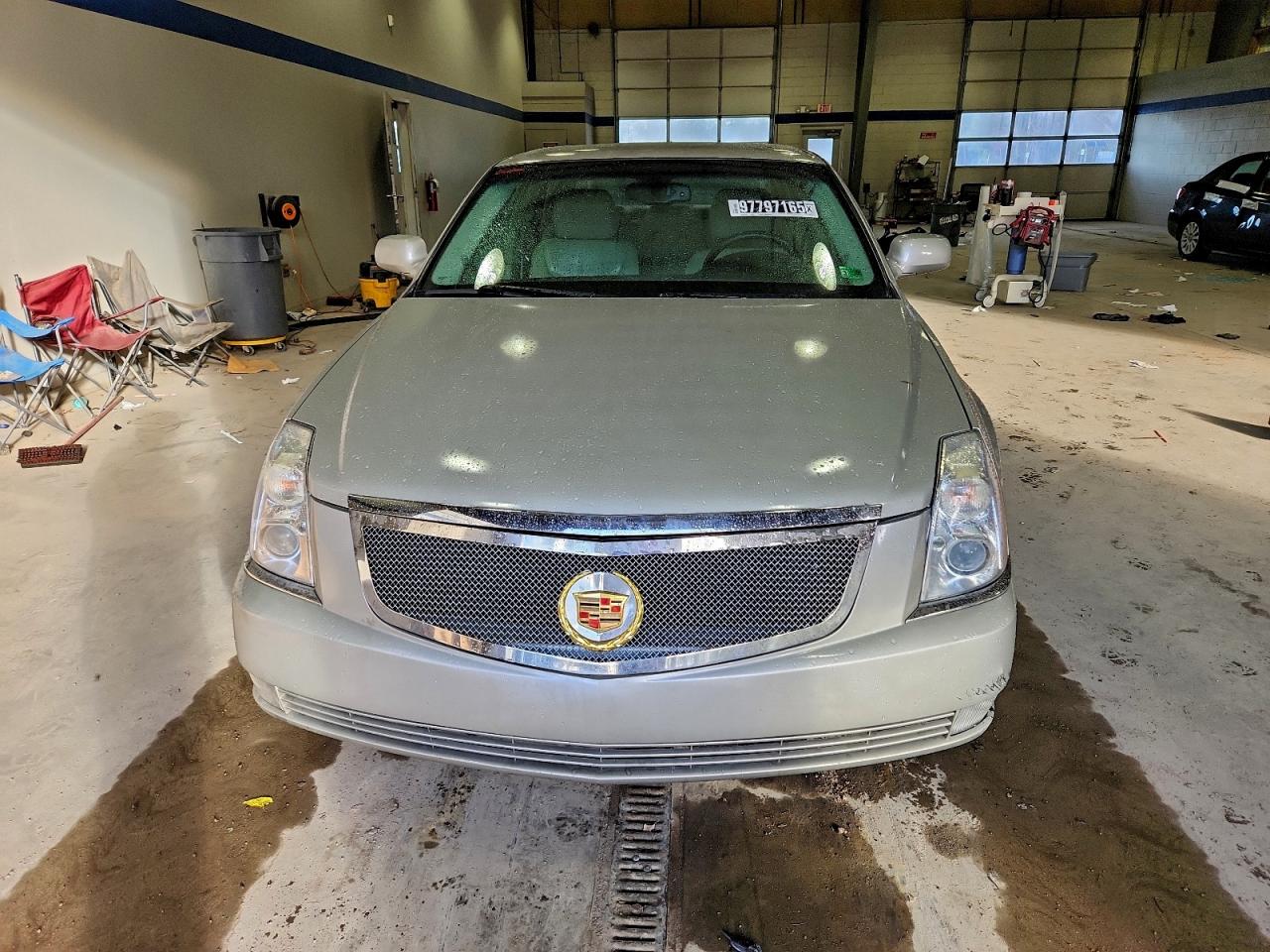 2009 CADILLAC DTS photo 5
