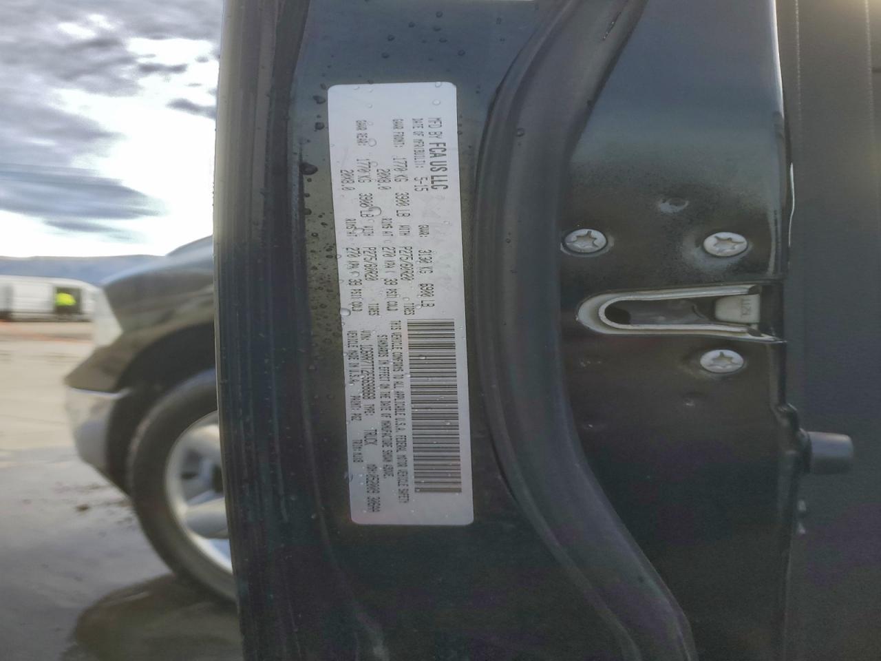 2015 RAM 1500 SLT photo 23