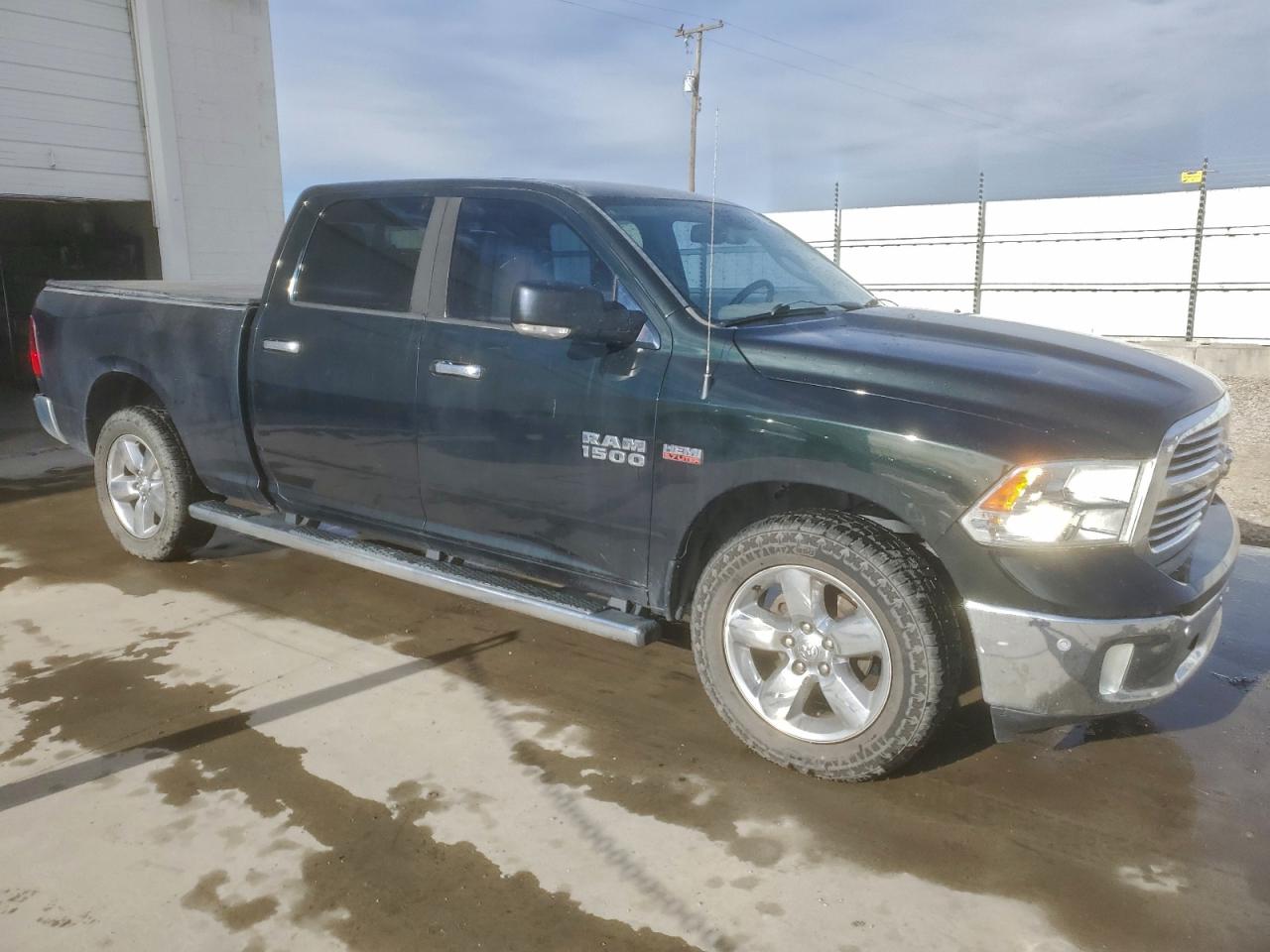 2015 RAM 1500 SLT photo 7