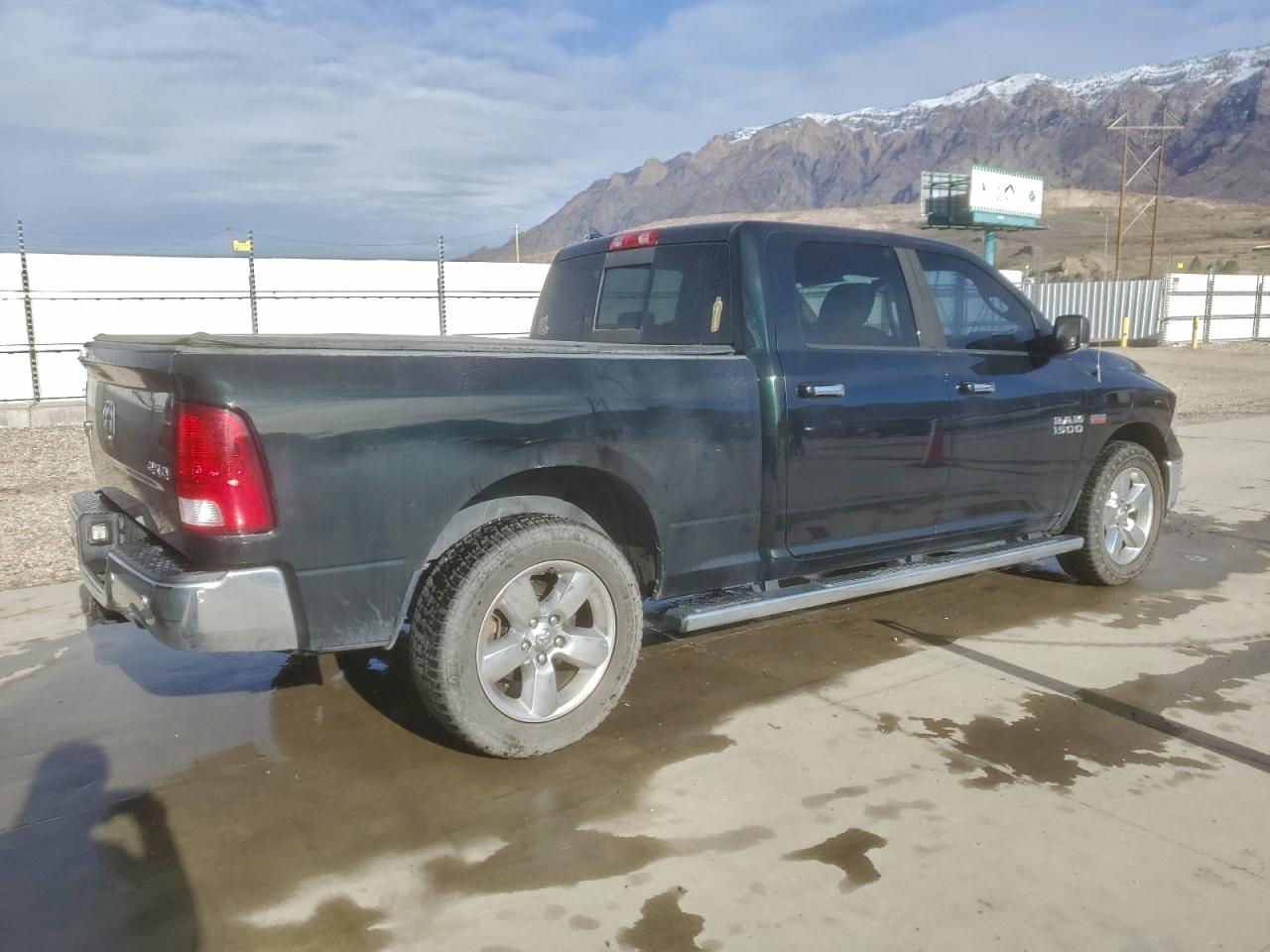 2015 RAM 1500 SLT photo 5