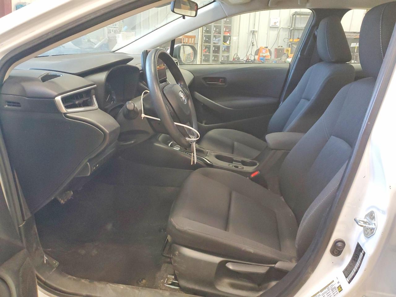 2024 TOYOTA COROLLA LE photo 7