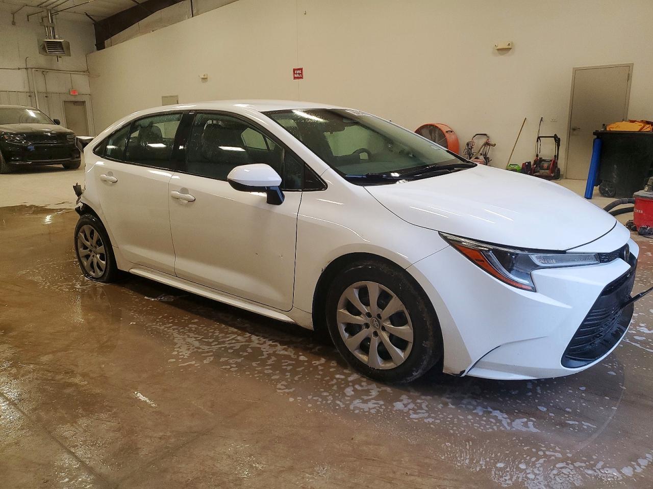 2024 TOYOTA COROLLA LE photo 4