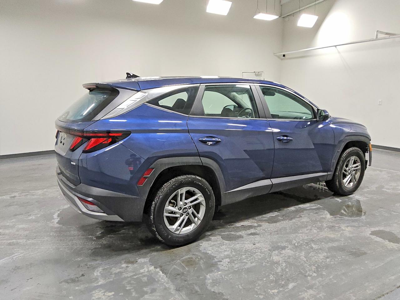 2025 HYUNDAI TUCSON SE photo 3
