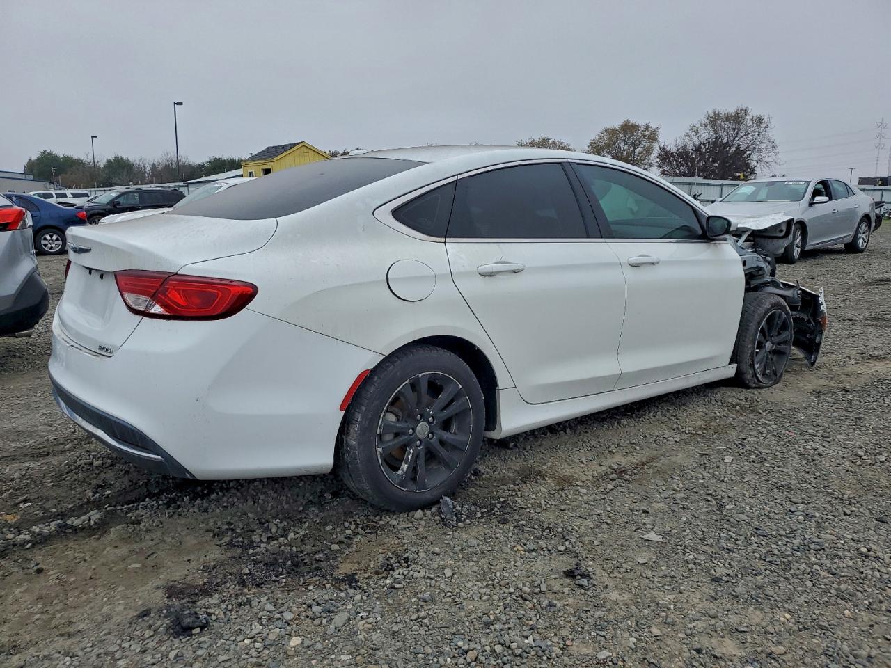 2016 CHRYSLER 200 LIMITED photo 3