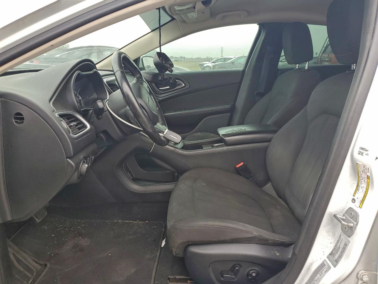 2016 CHRYSLER 200 LIMITED photo 7