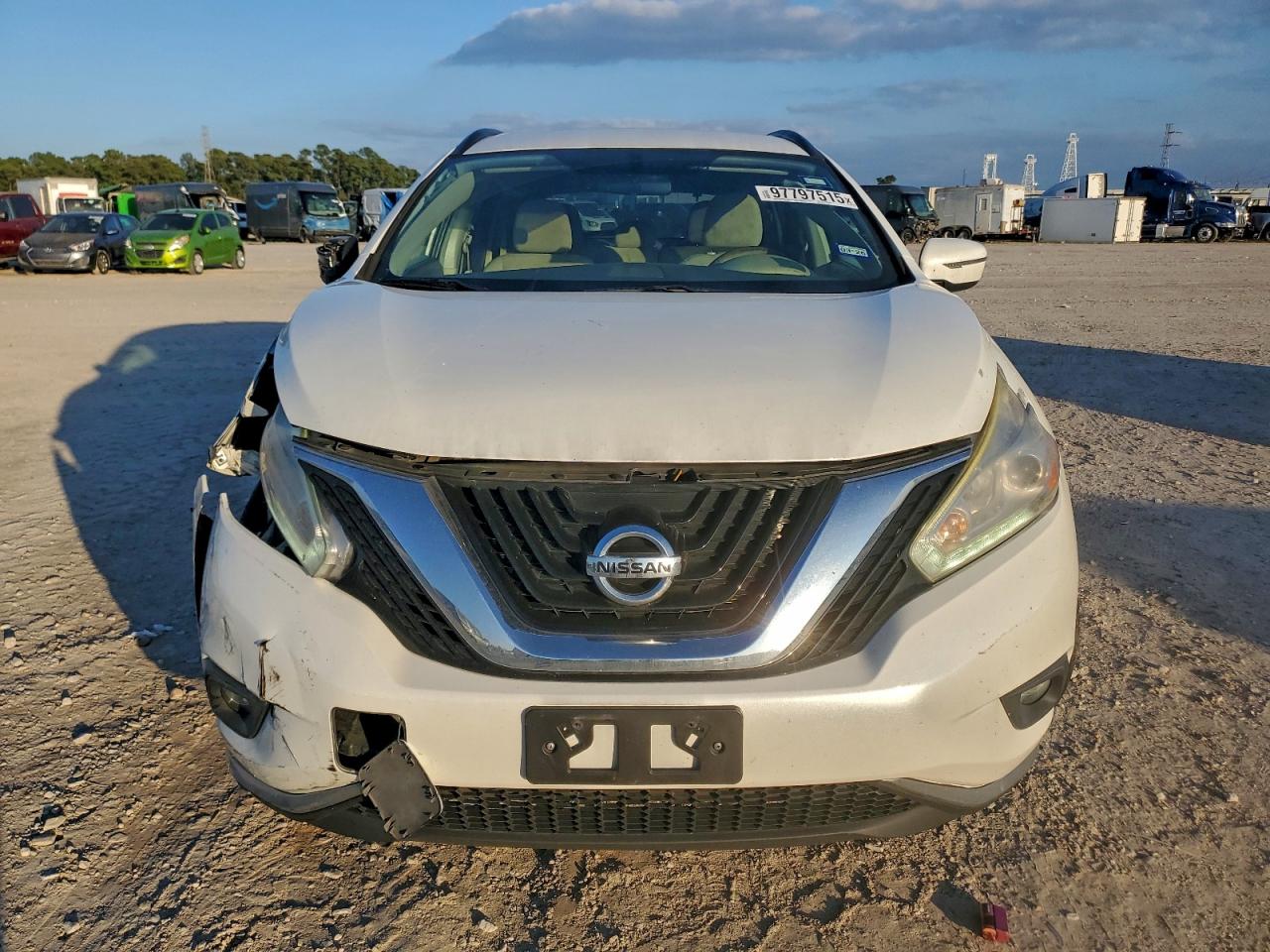 2017 NISSAN MURANO S photo 5
