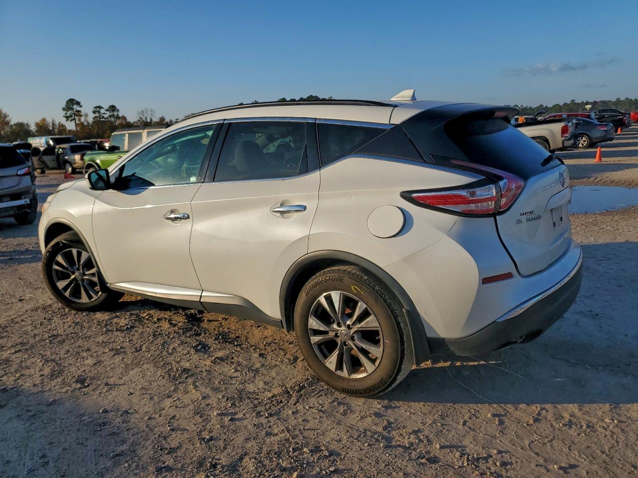 2017 NISSAN MURANO S photo 2