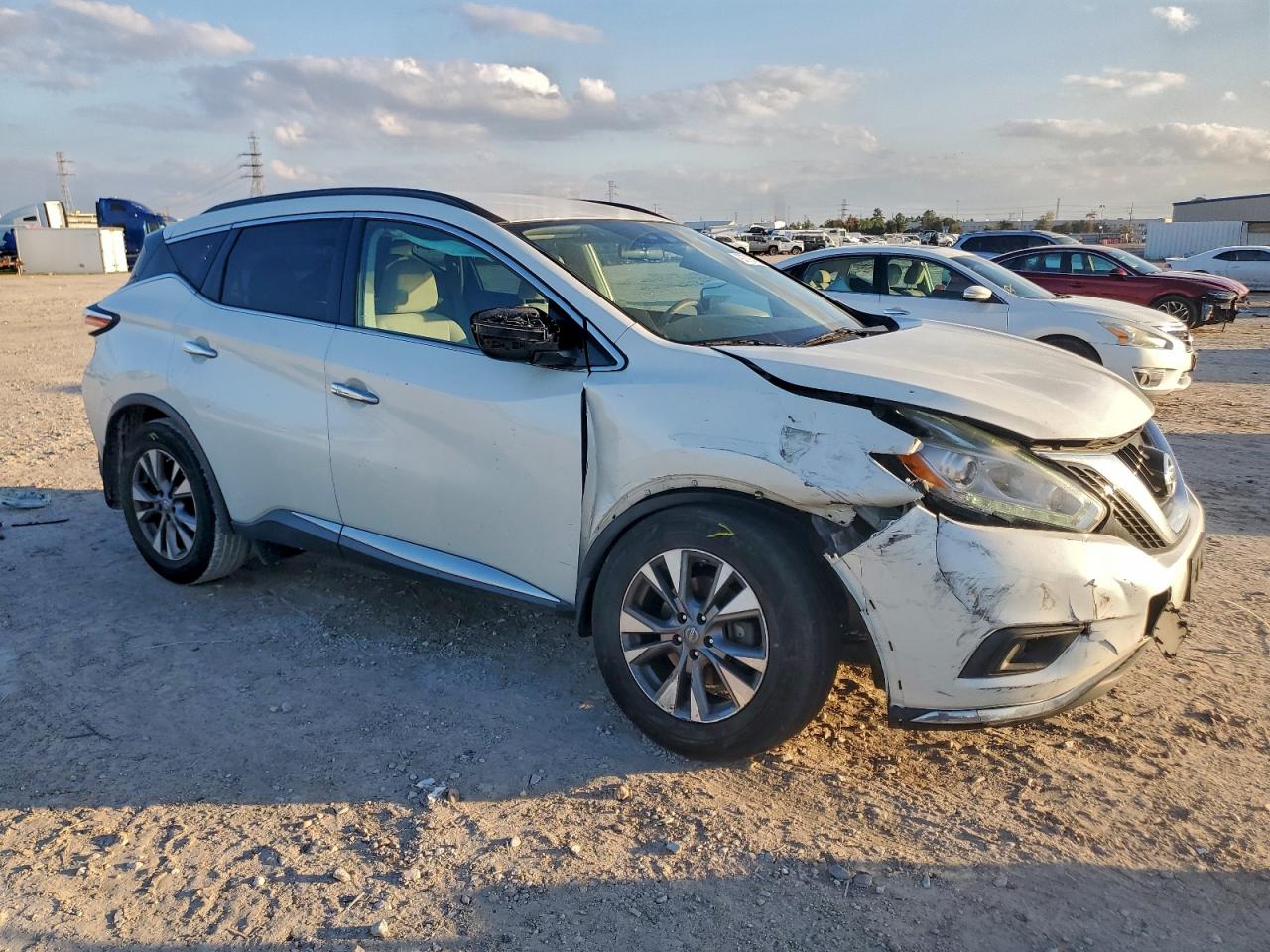 2017 NISSAN MURANO S photo 4