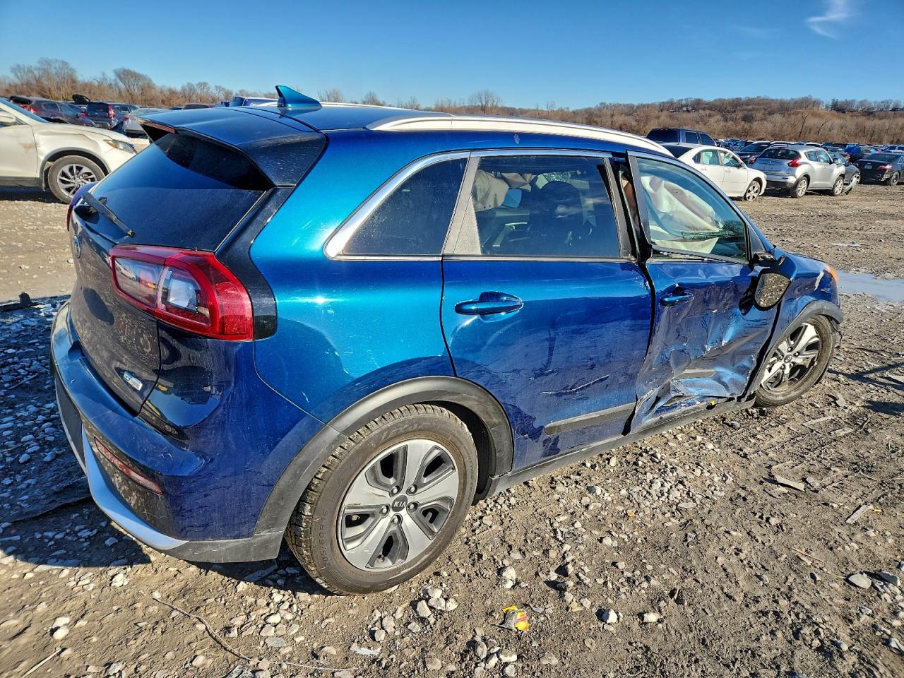 2017 KIA NIRO FE photo 3