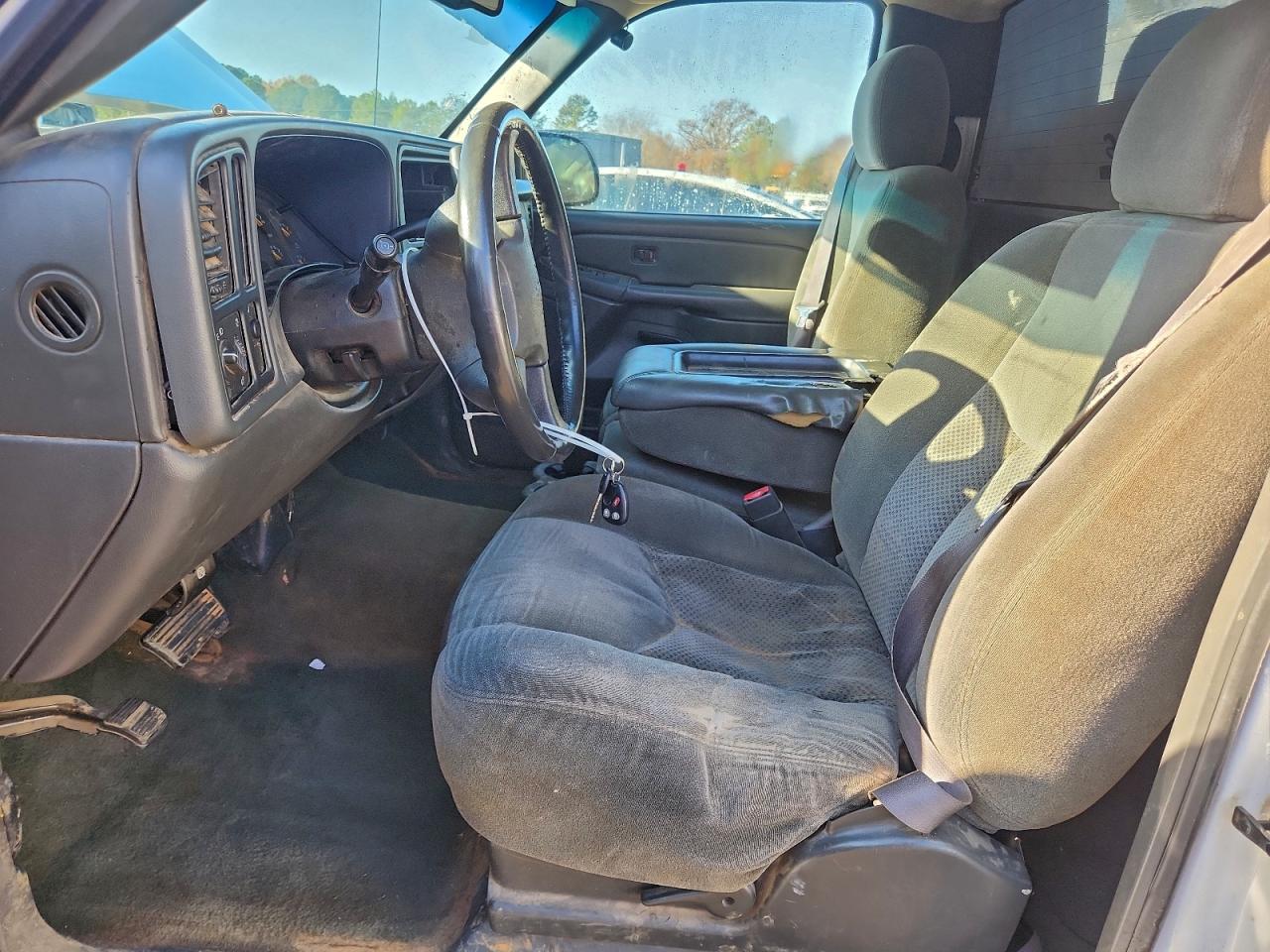 2004 CHEVROLET SILVERADO C1500 photo 7