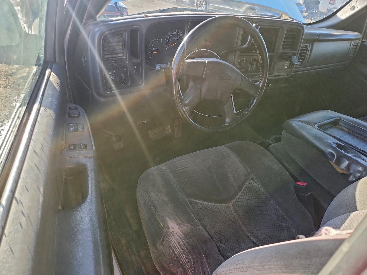 2004 CHEVROLET SILVERADO C1500 photo 8