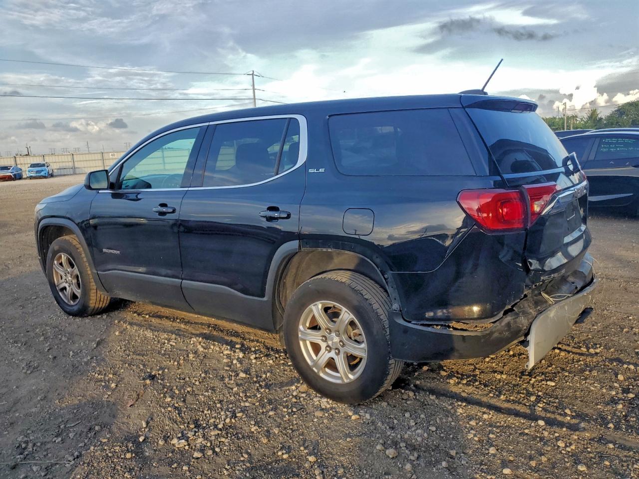 2019 GMC ACADIA SLE photo 2